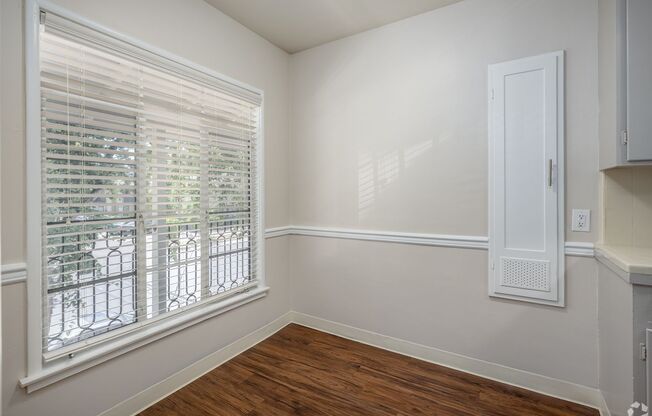 1 bed, 1 bath, $1,600, Unit 10