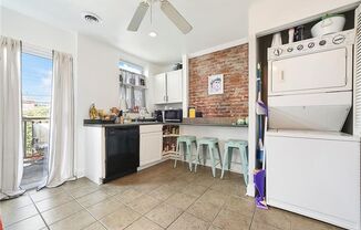 2 beds, 1 bath, $1,595