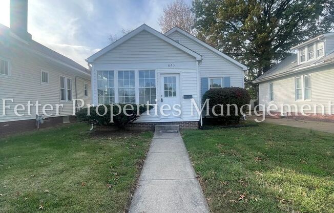 Charming Two Bedroom Home Near University of Evansville