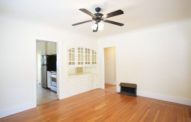 2 beds, 1.5 baths, $3,300, Unit 530-FR