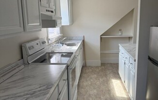 2 beds, 1 bath, 910 sqft, $2,300, Unit 2