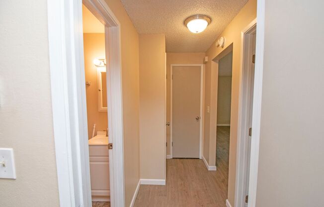 Charming 2BD Duplex With Driveway Parking Near Downtown Vancouver!