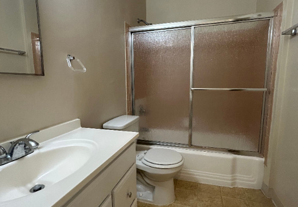 409 N LOS ROBLES AVE