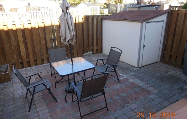 Leesburg Townhouse with Amenities