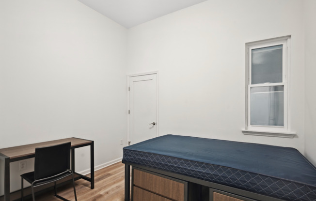 3 beds, 2 baths, 875 sqft, $1,300, Unit Unit 404