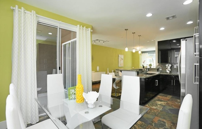 2 beds, 2.5 baths, $2,150, Unit #1130