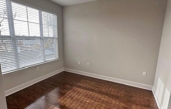 1 bed, 1 bath, 887 sqft, $2,674, Unit 0221