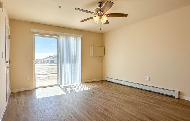 3 beds, 2 baths, 1,092 sqft, $1,595, Unit AT 715-49