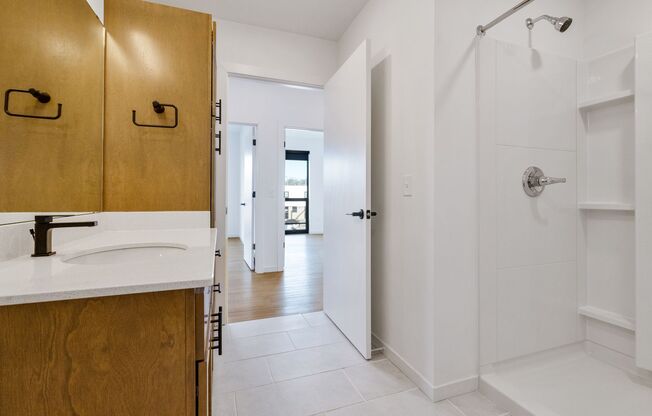 2 beds, 2 baths, 1,018 sqft, $2,100, Unit 202