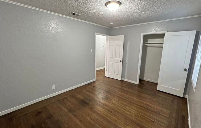 3 beds, 1 bath, $3,200