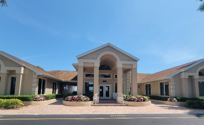 1961 E CROWN POINTE BLVD
