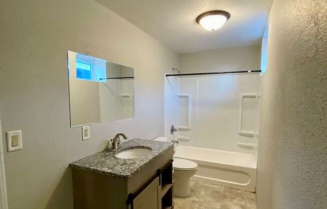 3 beds, 1 bath, 1,200 sqft, $1,200