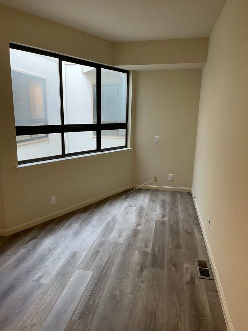 058 (1262-64 Stanyan)