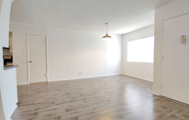 2 beds, 2 baths, $2,650, Unit 3