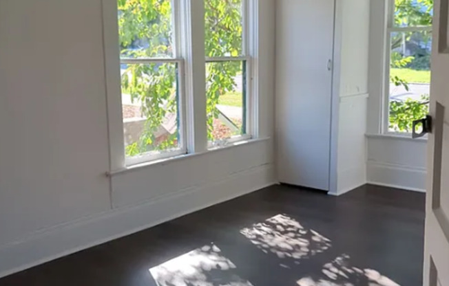 317 Gladstone Street