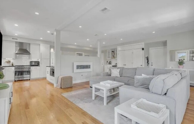 24 RAWSON ST
