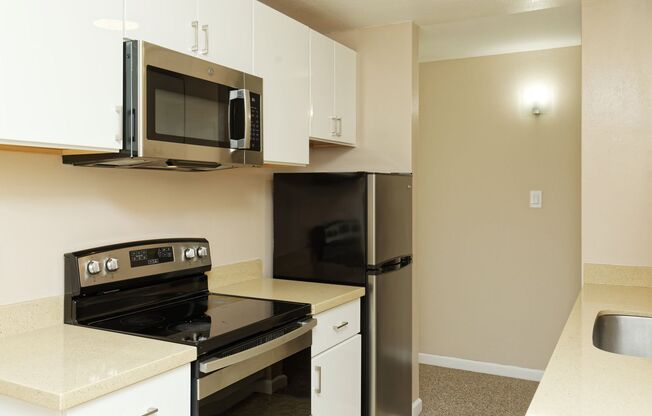 2 beds, 1 bath, 900 sqft, $2,775, Unit 202