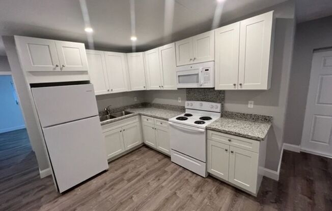 2 beds, 2 baths, $2,095, Unit 10