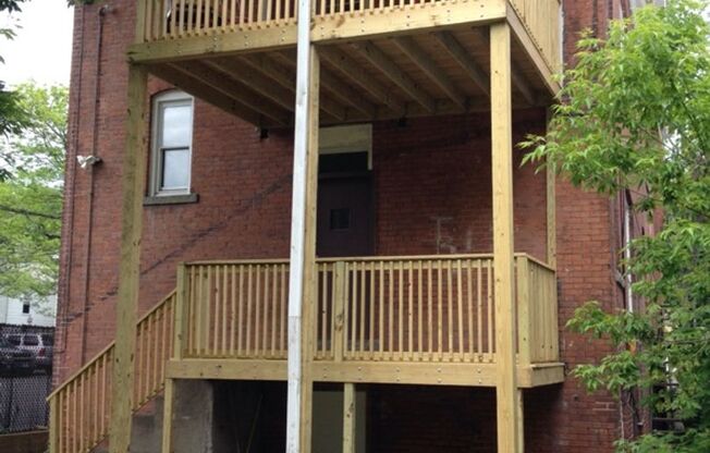 Spacious 1BR Apartment – Steps from Yale & Downtown!