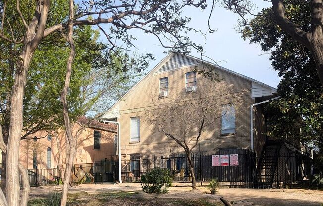 Bryan St. Apartments-All Bills Paid!