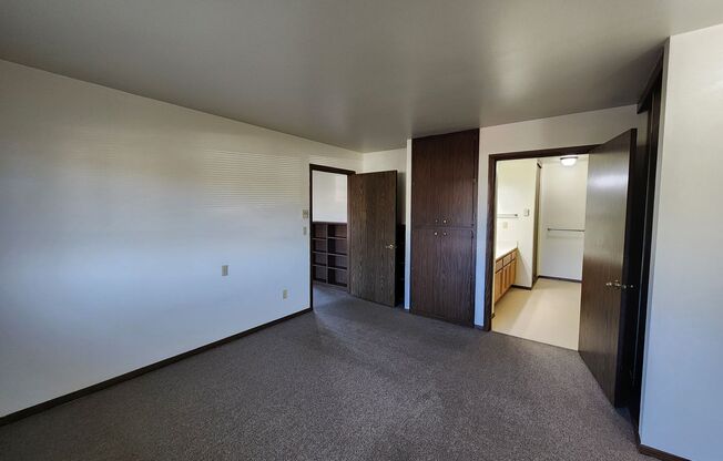 1 bed, 1 bath, 700 sqft, $1,150, Unit 8