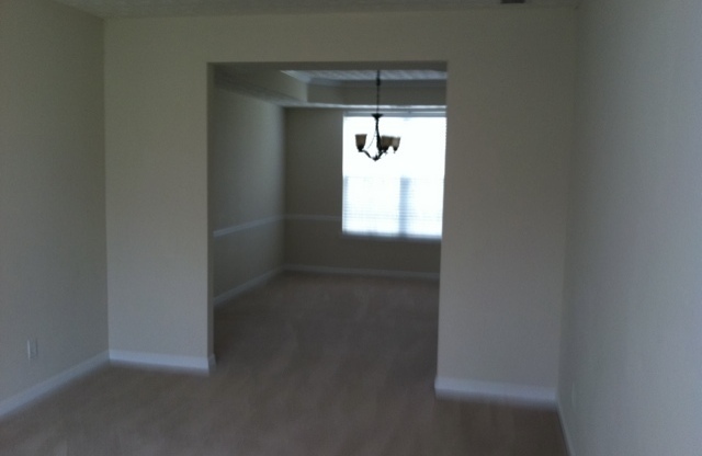 4 bed and 2.5 bath in Lithonia!