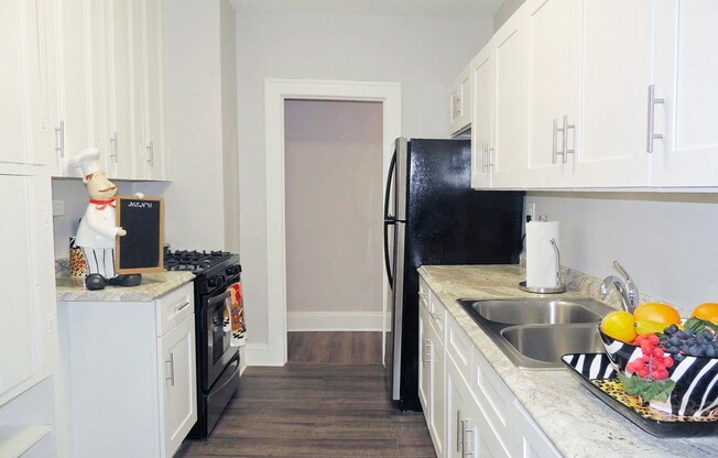 2 beds, 1 bath, 660 sqft, $969, Unit Unit 6-R