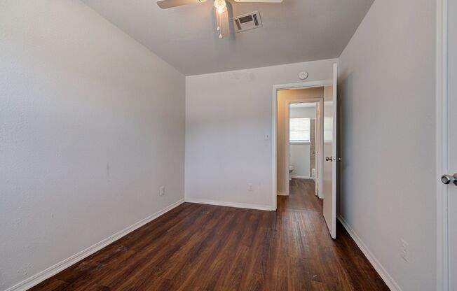 4 beds, 1 bath, $1,125