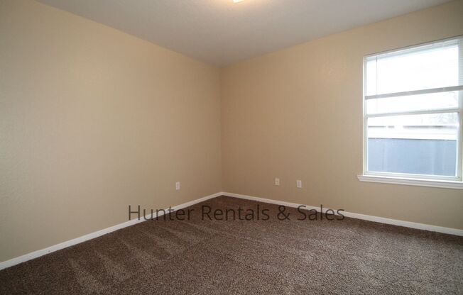 3 beds, 2 baths, $1,150