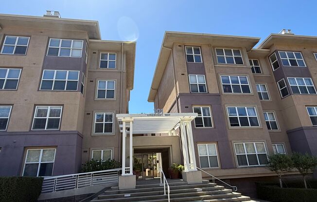 Epic REA – 3 parking spaces !!Top Floor Condo with Breathtaking Panoramic Views | 3BR / 2BA / 2 Parking / Storage | Just Minutes from Downtown San Francisco