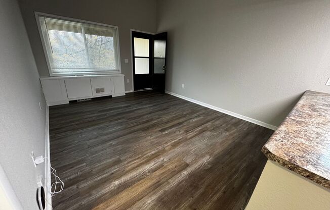 1 bed, 1 bath, 634 sqft, $899, Unit 1833 AW