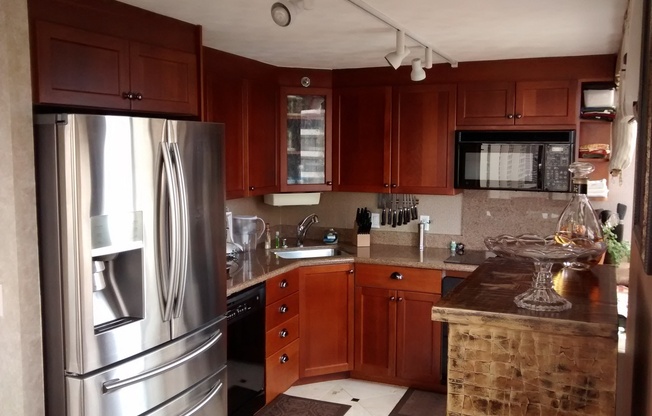Luxury furnished Available June 1 for six month lease only