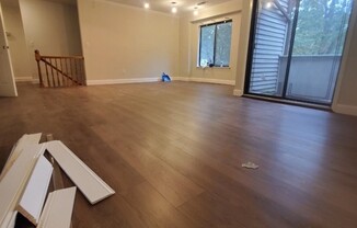 855 SKYLINE DR