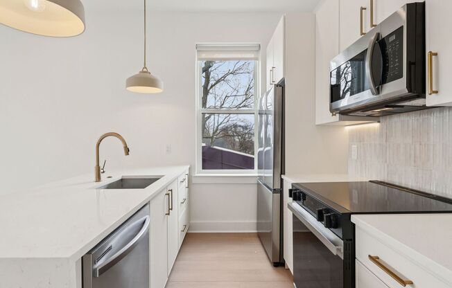 1 bed, 1 bath, 680 sqft, $1,833, Unit 201