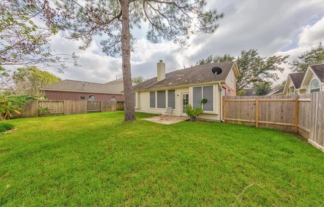 9034 EAGLECOVE DR
