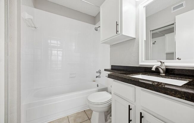 2 beds, 2 baths, 800 sqft, $1,595, Unit 4132