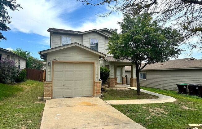 3 beds, 1.5 baths, $1,595