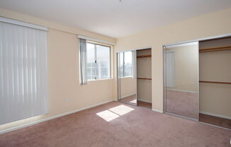 922 W 23 ST