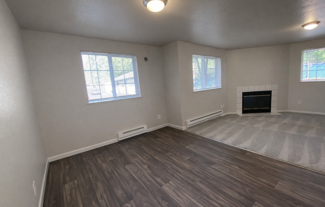 2 beds, 1 bath, 880 sqft, $1,550, Unit 2-102