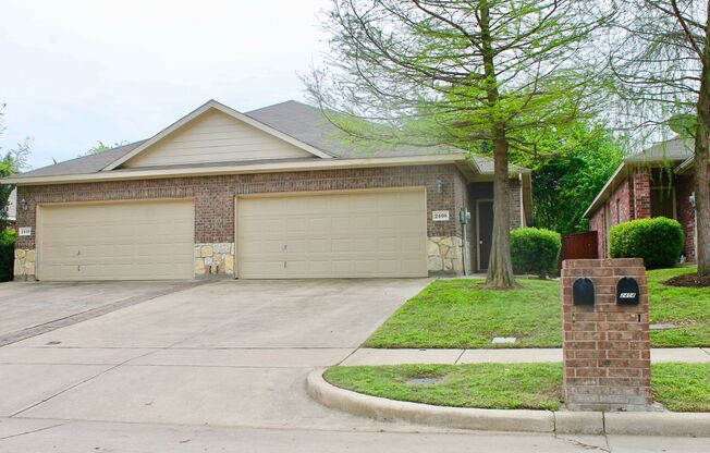 2408-2410 Ravenwood Court