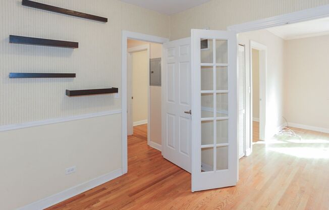 2 beds, 1 bath, 597 sqft, $2,950, Unit 630R-2S