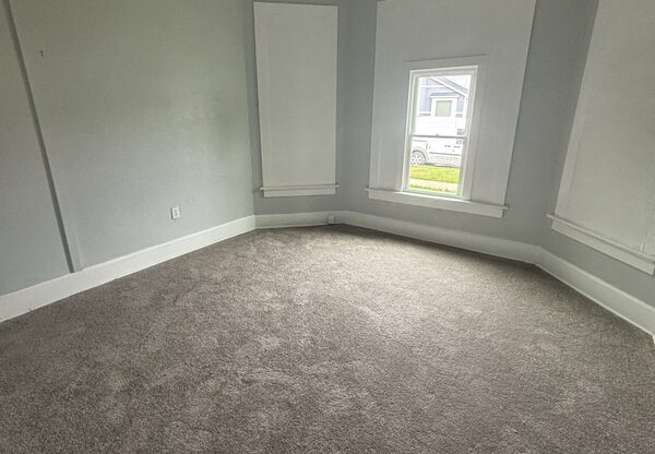 317 S GRAND AVE
