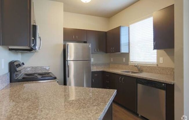 3 beds, 2 baths, 1,204 sqft, $1,895, Unit 337