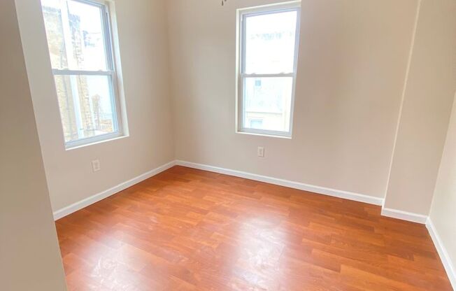 3B1.5B Row House Available NOW in Fishtown
