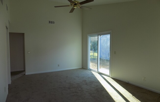 3 Bedroom Home Close to Georgia Southern's Armstrong Campus.