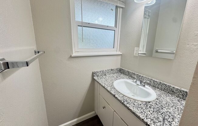 3 beds, 1 bath, 738 sqft, $1,195, Unit 207