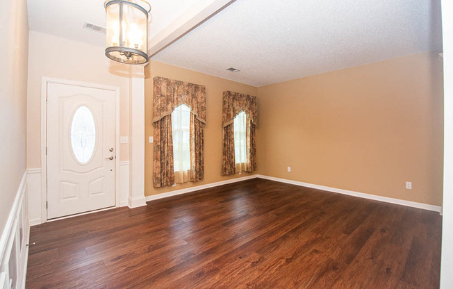 110 WALLNUT HALL CIR