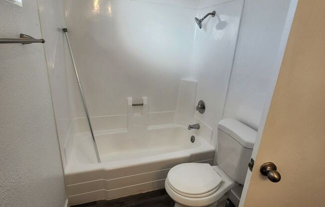 1 bed, 1 bath, 800 sqft, $999