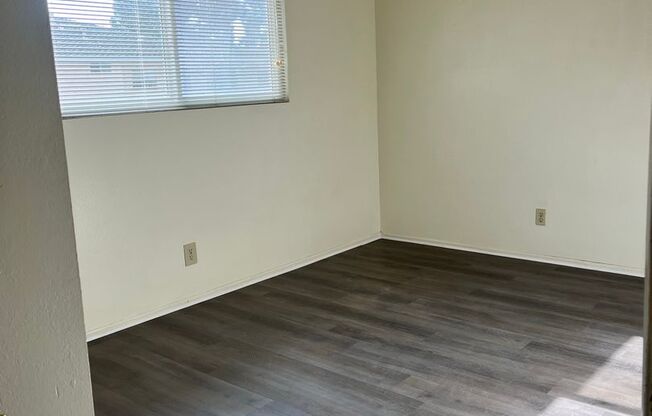 Cozy 2 bedroom / 1 bathroom in Port Hueneme