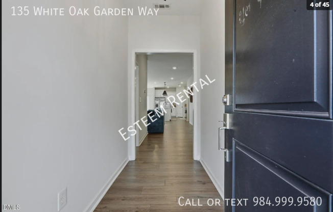 135 WHITE OAK GDN WAY